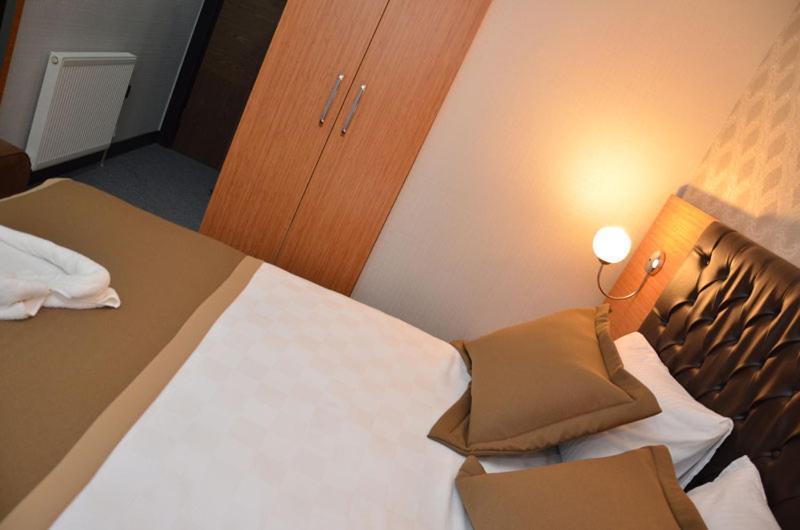 Otel Grand Lark Istanbul Exteriör bild