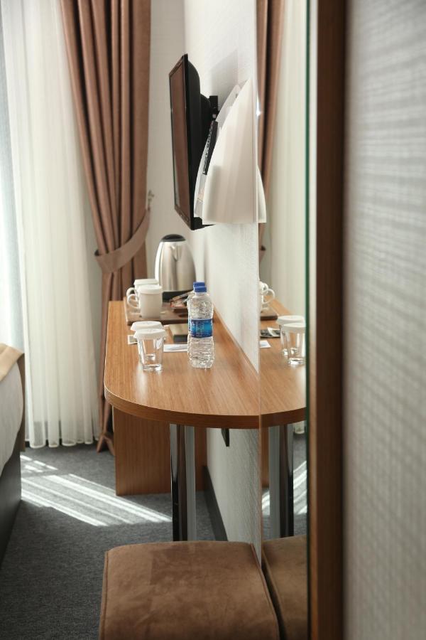 Otel Grand Lark Istanbul Exteriör bild